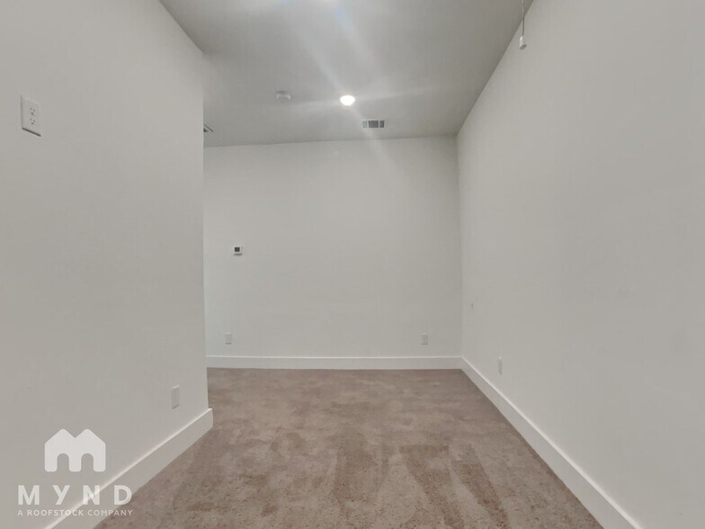 Building Photo - 7922 Jester St