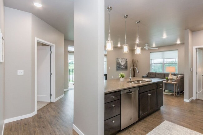 Building Photo - Spacious 2-Bedroom/2-Bath units available ...