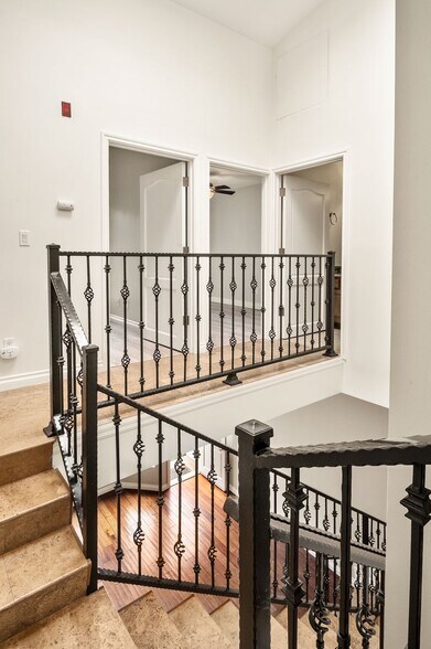 Building Photo - 5241 Colodny Dr