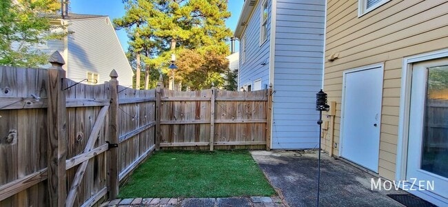 Building Photo - 1608 Township Cir