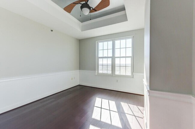 Building Photo - 325 East Paces Ferry Rd NE