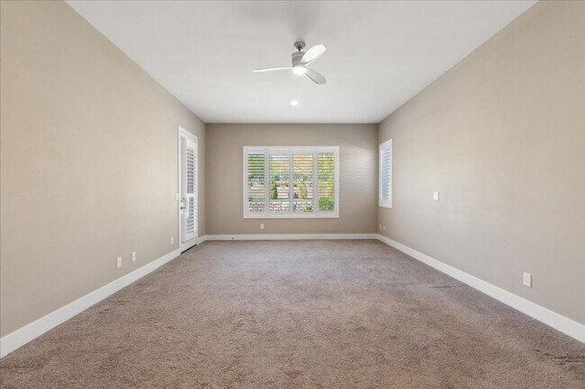 Building Photo - Lovely Home!