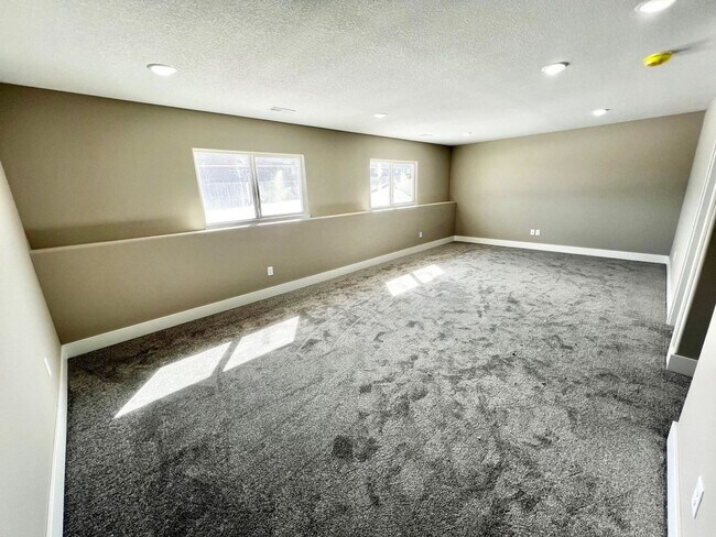 Building Photo - 10611 E Bonita St
