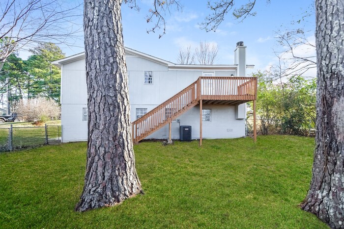 Building Photo - 5270 Jean Dr