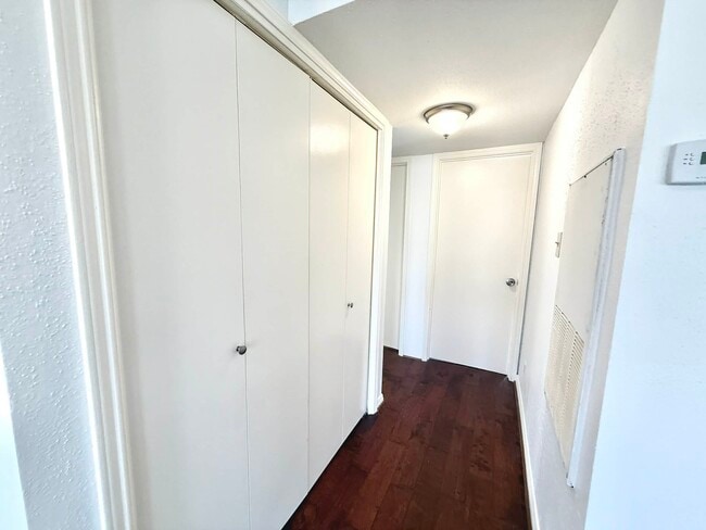 Building Photo - 12100 Overbrook Ln