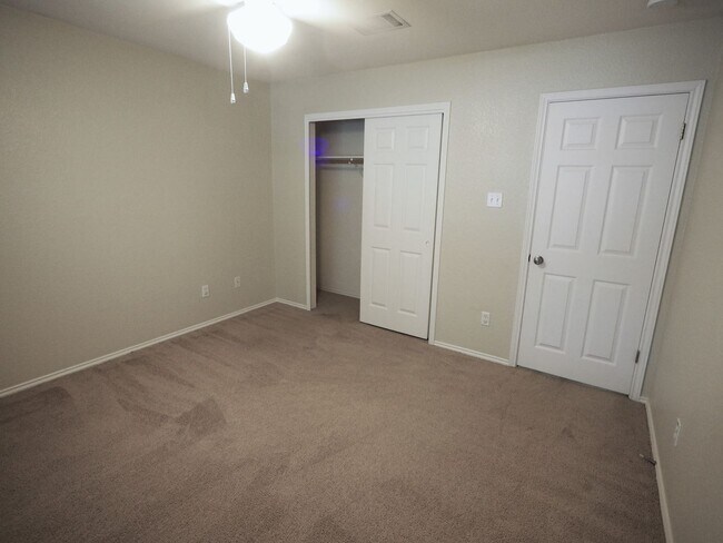Building Photo - Amazing Pflugerville Home!