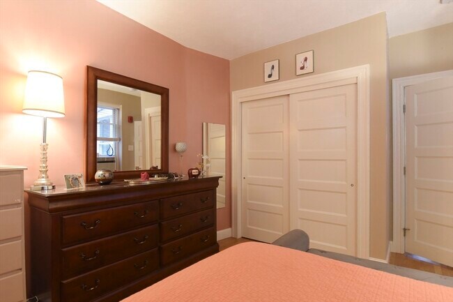 Building Photo - 47 Tileston St