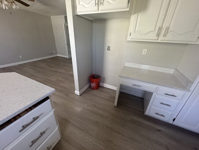 Building Photo - Amazing Home in Bloomington Hills