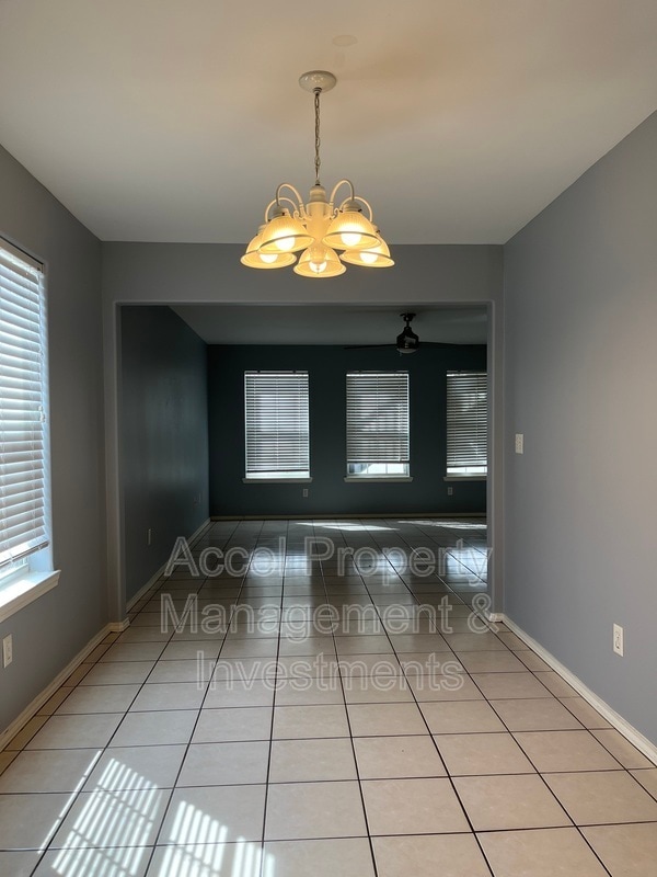 Building Photo - 1522 W Nolana Ave