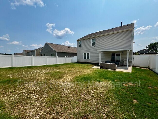 Building Photo - 27 Oak Edge Ln