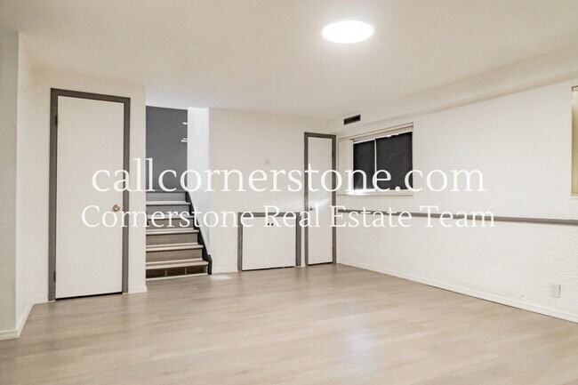 Building Photo - 1320 Verde Dr