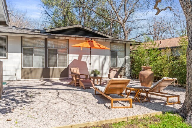 Building Photo - Centrally Located - Minutes from Dell Children's Hospital