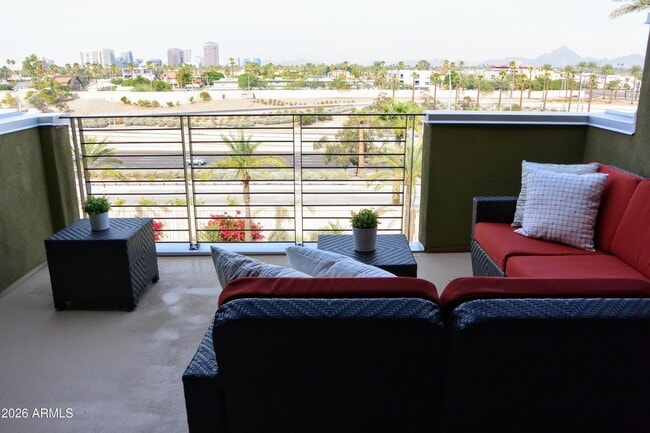 Building Photo - 516 E Ames Pl