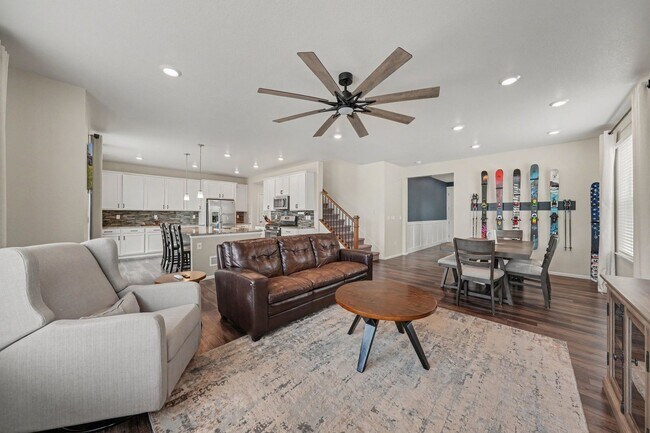 Building Photo - Beautiful spacious four bedroom house!