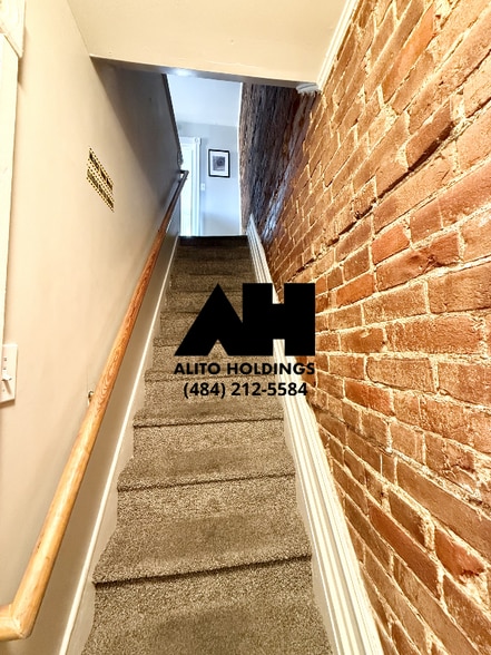 Building Photo - 1012 W Turner St