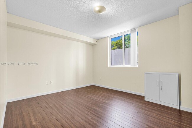 Building Photo - 601 NE 23rd St