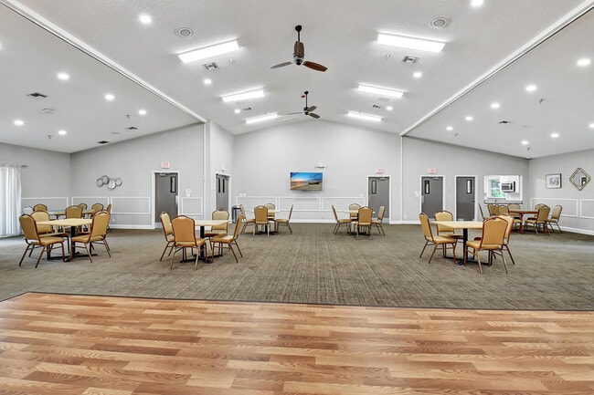 Building Photo - 8256 Summerbreeze Ln