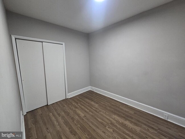 Building Photo - 2036 S 65th St