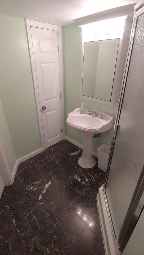 Building Photo - *Beautiful 2BD/2BA Single-Family Home Available in Brentwood*