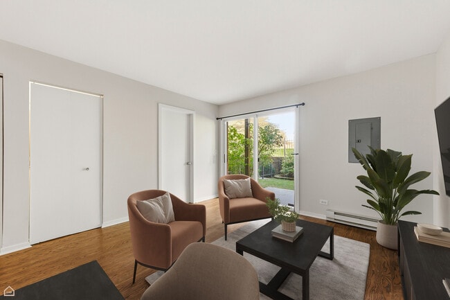 Building Photo - 556 E 32nd St