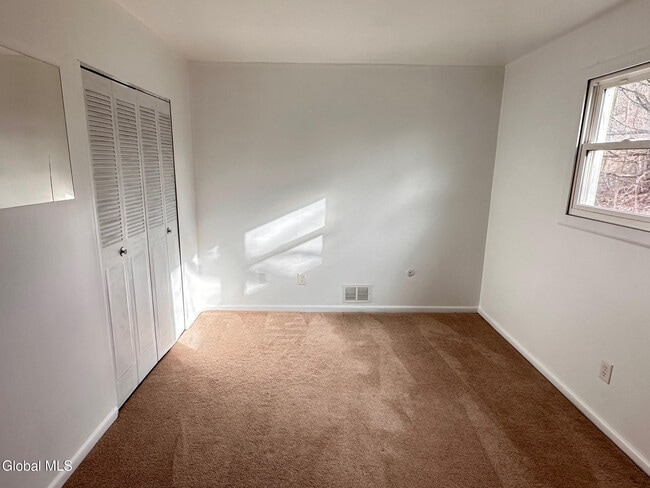 Building Photo - 54 Northern Dr