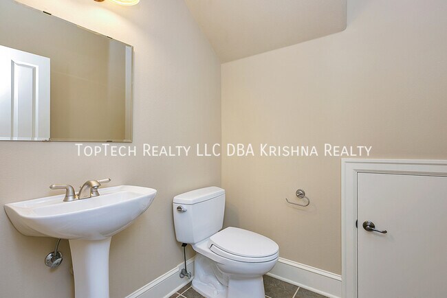 Building Photo - 12649 NW Bayonne Ln