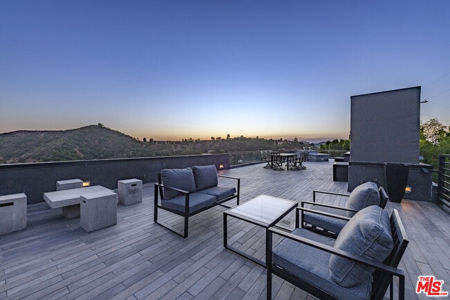 Building Photo - 2271 Gloaming Way