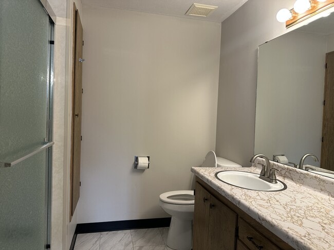 Building Photo - 260 Mark Twain Dr