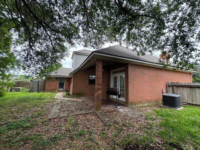 Building Photo - Close to Barksdale Air Force Base...
