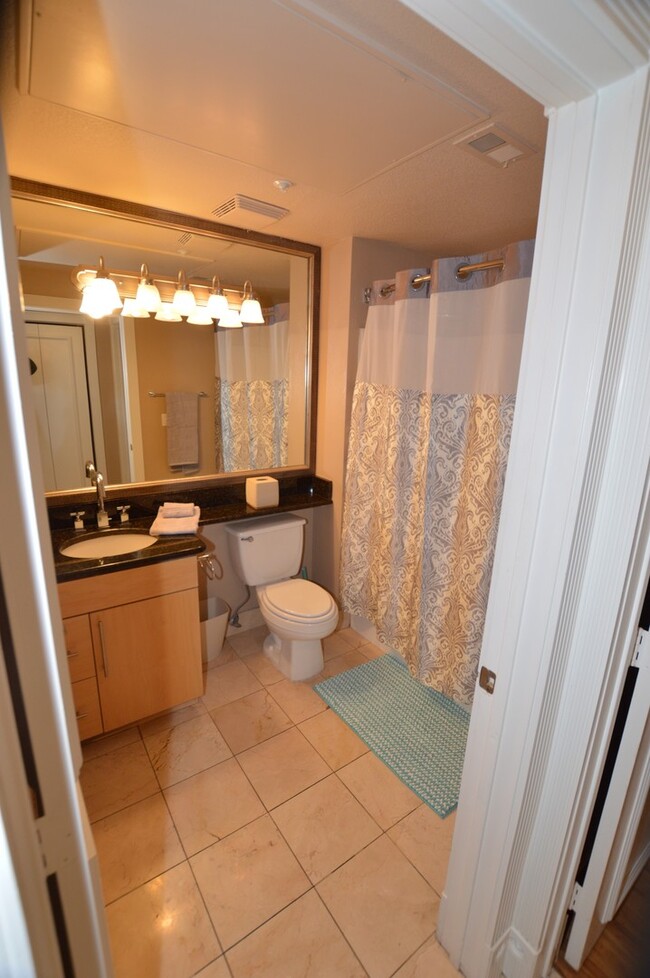 Building Photo - Charming Jr. 1 Bd Studio Condo at Meridida...