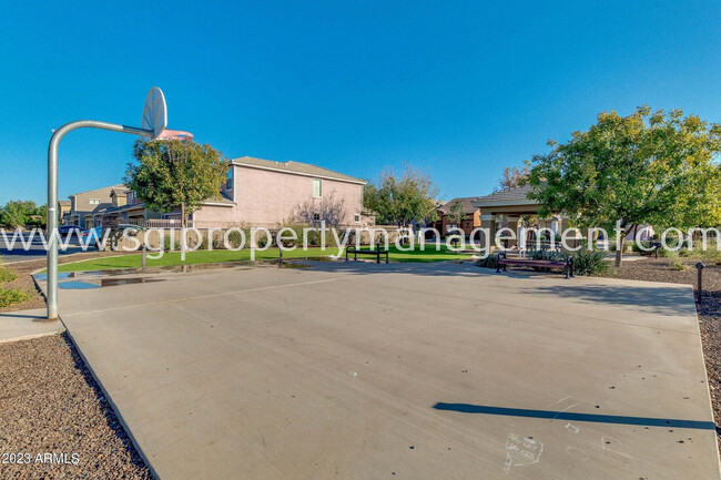 Building Photo - NORTH PHOENIX HOME IN GATED COMMUNITY!