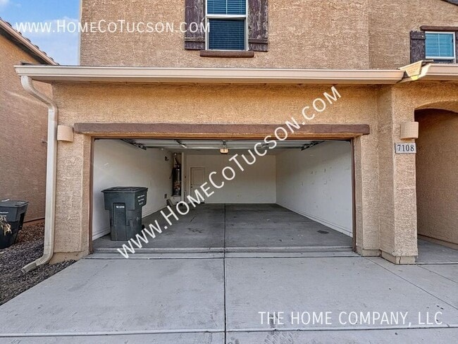 Building Photo - 7108 S Via Gaucho Viejo