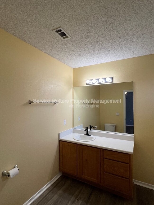 Building Photo - 2439 Redoubt Ave