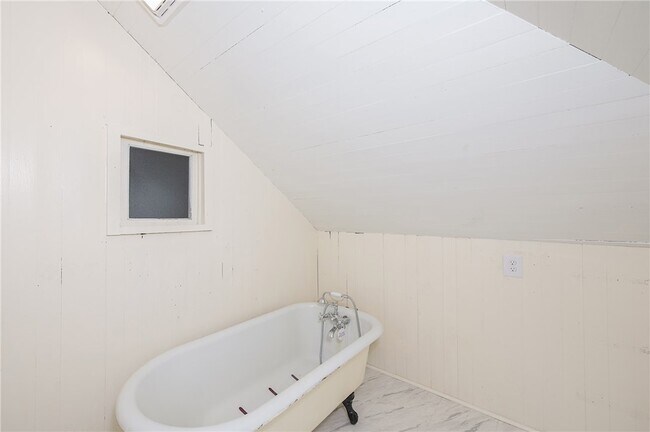 Building Photo - 206 S Sims Ave