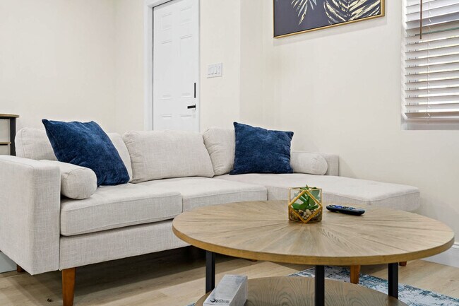 Building Photo - 4603 N Ocean Blvd