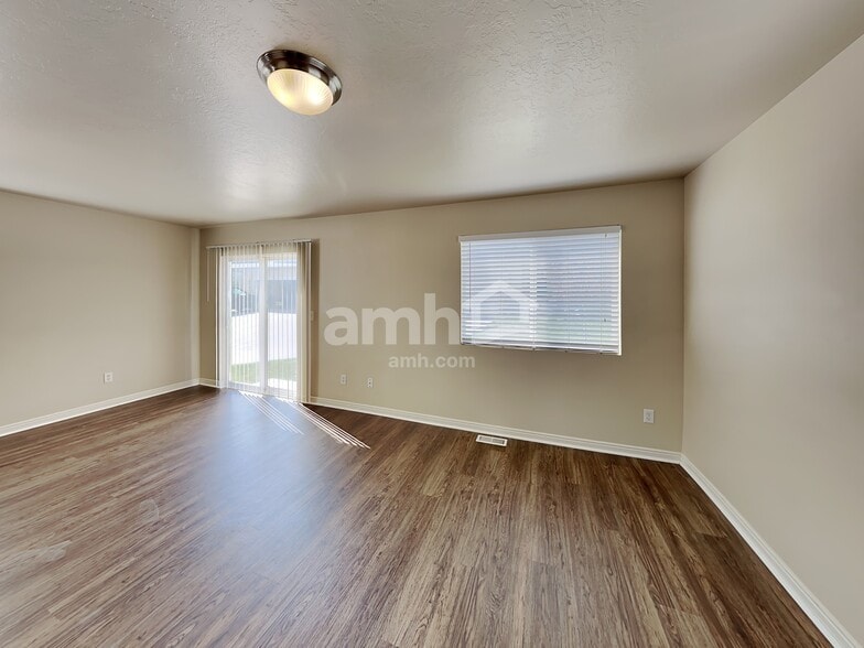 Building Photo - 456 Bountiful Way