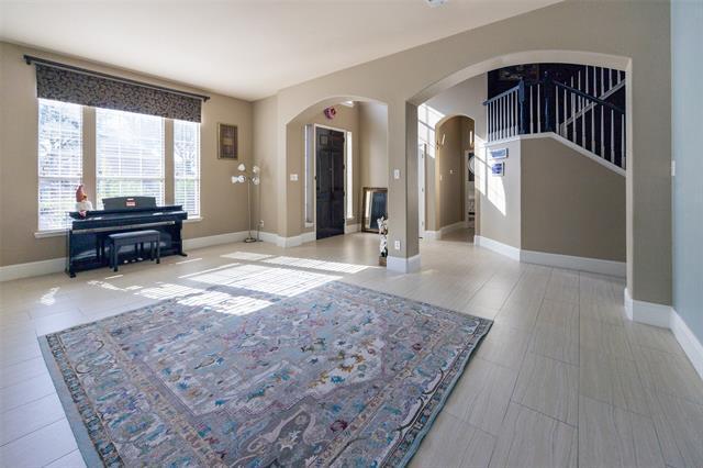 Building Photo - 9216 Sterling Gate Dr