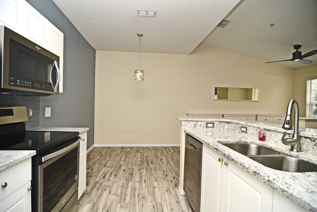 Building Photo - 864 Grand Regency Pointe