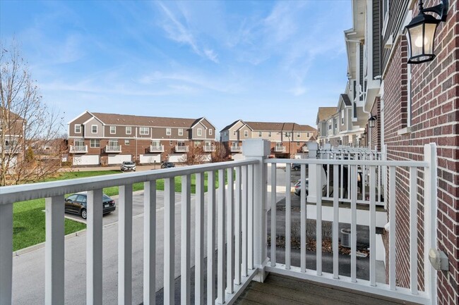 Building Photo - 2942 Madison Dr