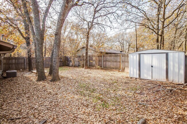 Building Photo - 6530 Fall Creek Hwy