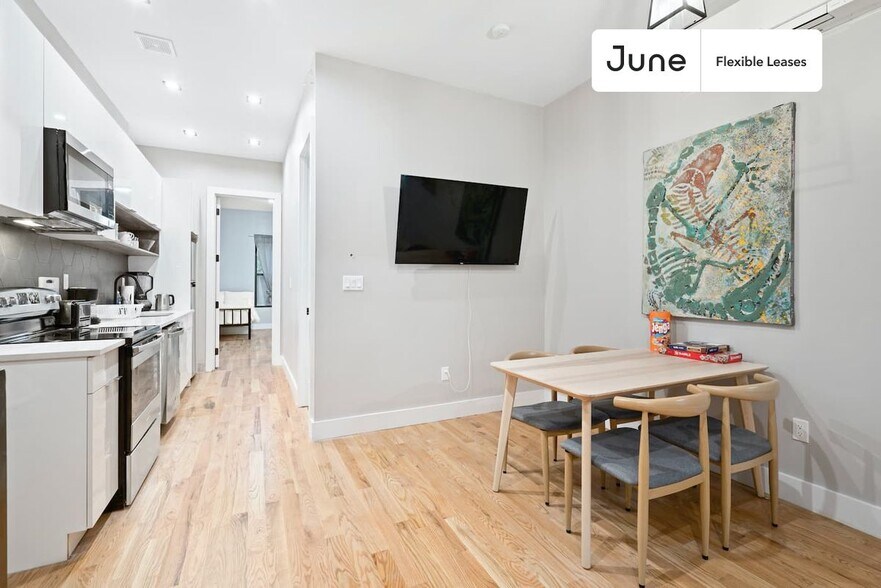 Building Photo - Trendy Private ROOM in Bedford-Stuyvesant