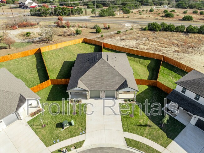 Building Photo - 110 Logan Ct