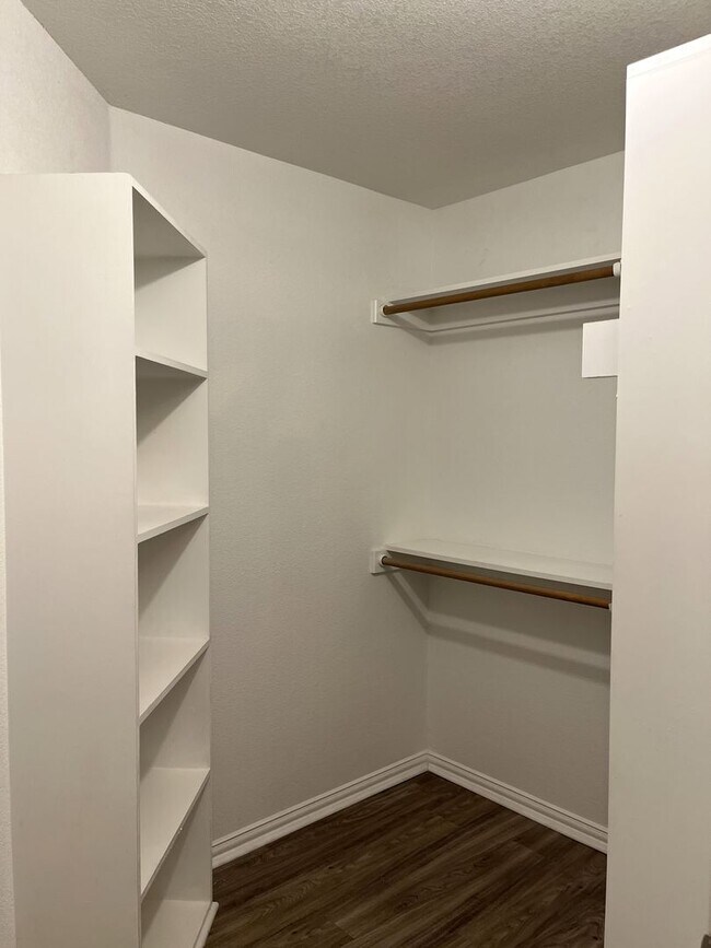 Building Photo - Sunwest Village Duplex