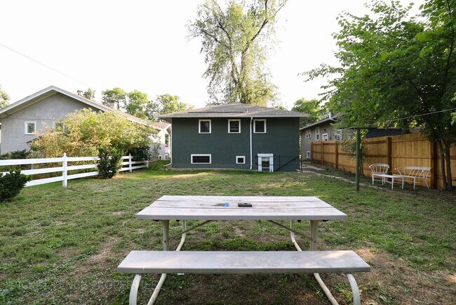Building Photo - Beautiful Historic Two Bedroom Home