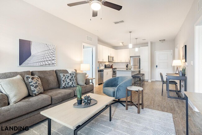 Building Photo - 2300 Tapestry Park Dr