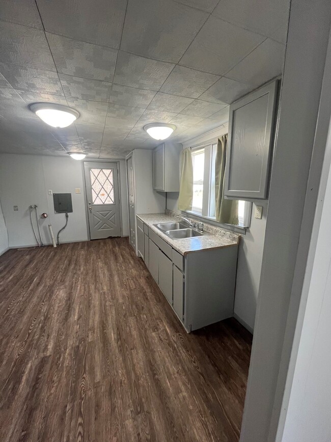 Building Photo - 319 Pennsylvania-