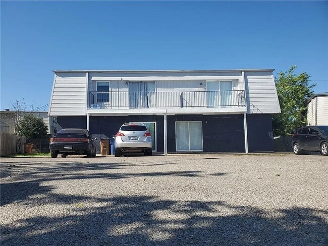 Building Photo - 302 Carmen Ct