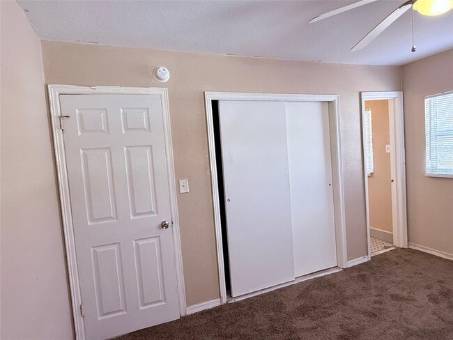 Building Photo - 986 22nd Ave S