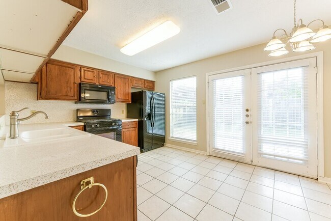 Building Photo - 23219 Timberbrook Dr