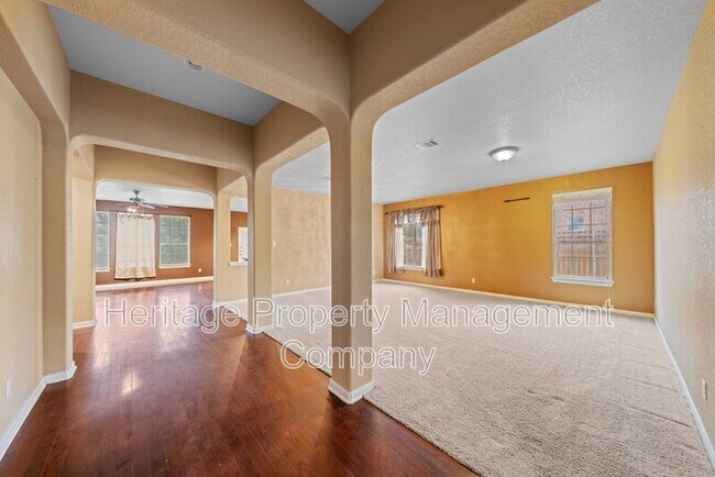 Building Photo - 141 Springtree Gate